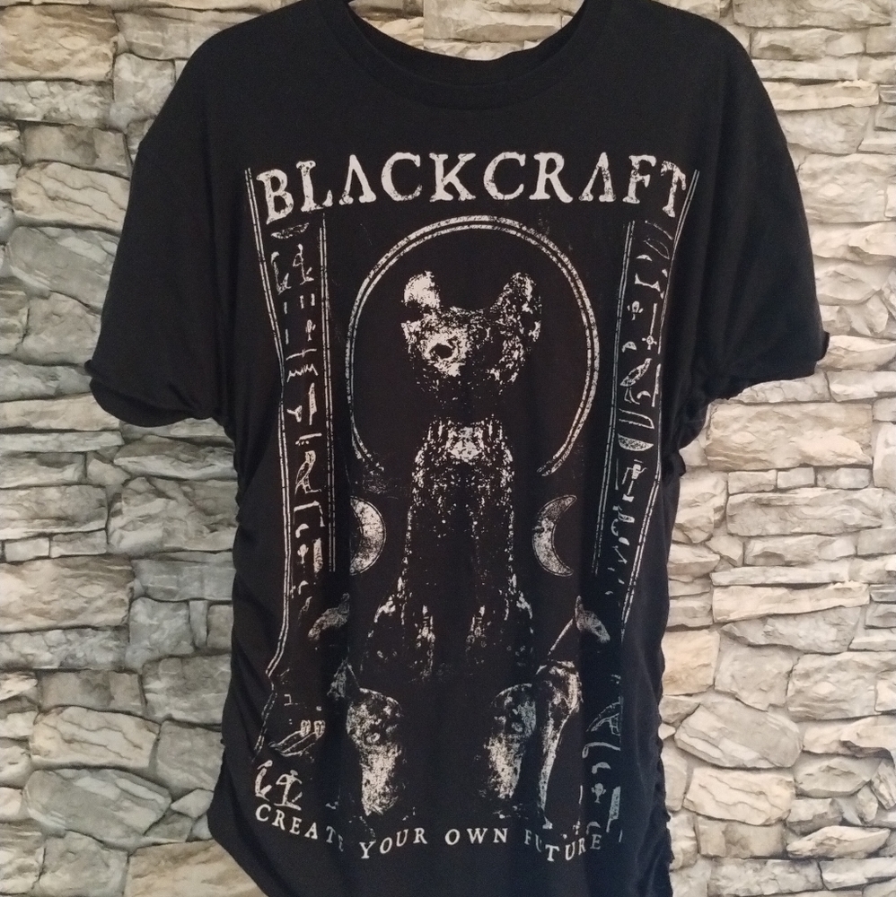 Women's Blackcraft Tshirt sz lg